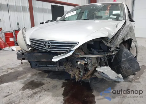 2005 Toyota Camry Le V6 z USA, uszkodzony, nr VIN 4T1BF32K85U591391